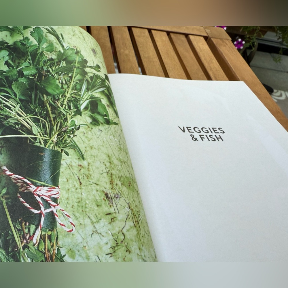 Veggies & Fish Cookbook, Hardcover, 250 pages - Picture 2 of 6